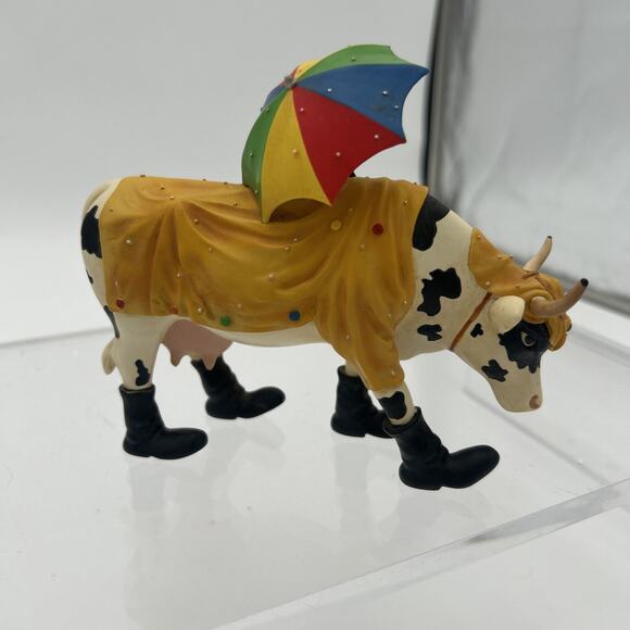 COW PARADE #7704 Mooing in the Rain 2005 W/Tag No Box -Raincoat, Umbrella, Boots - Picture 6 of 16